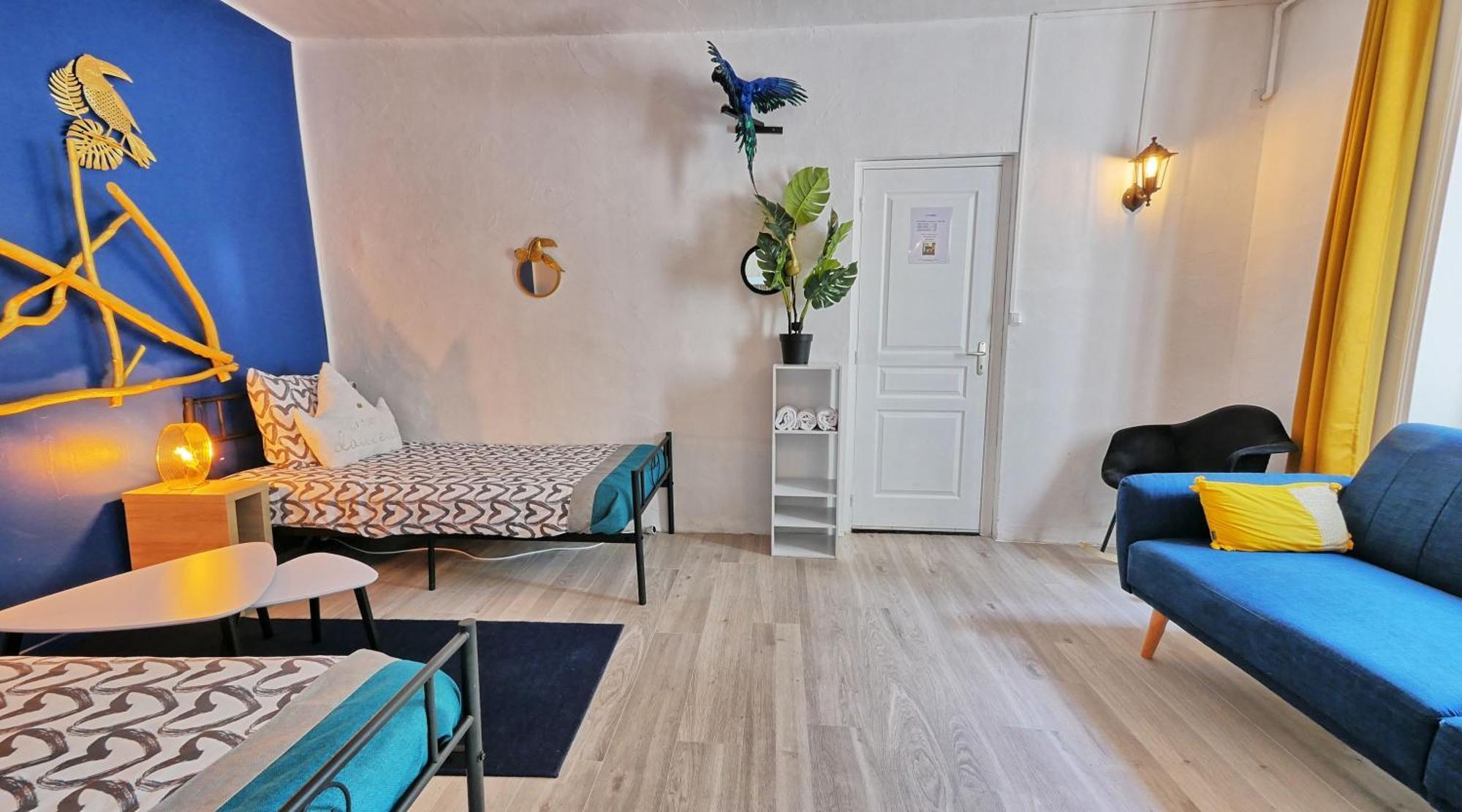 Hotel A 2 Pas D Azay Neuil Esterno foto