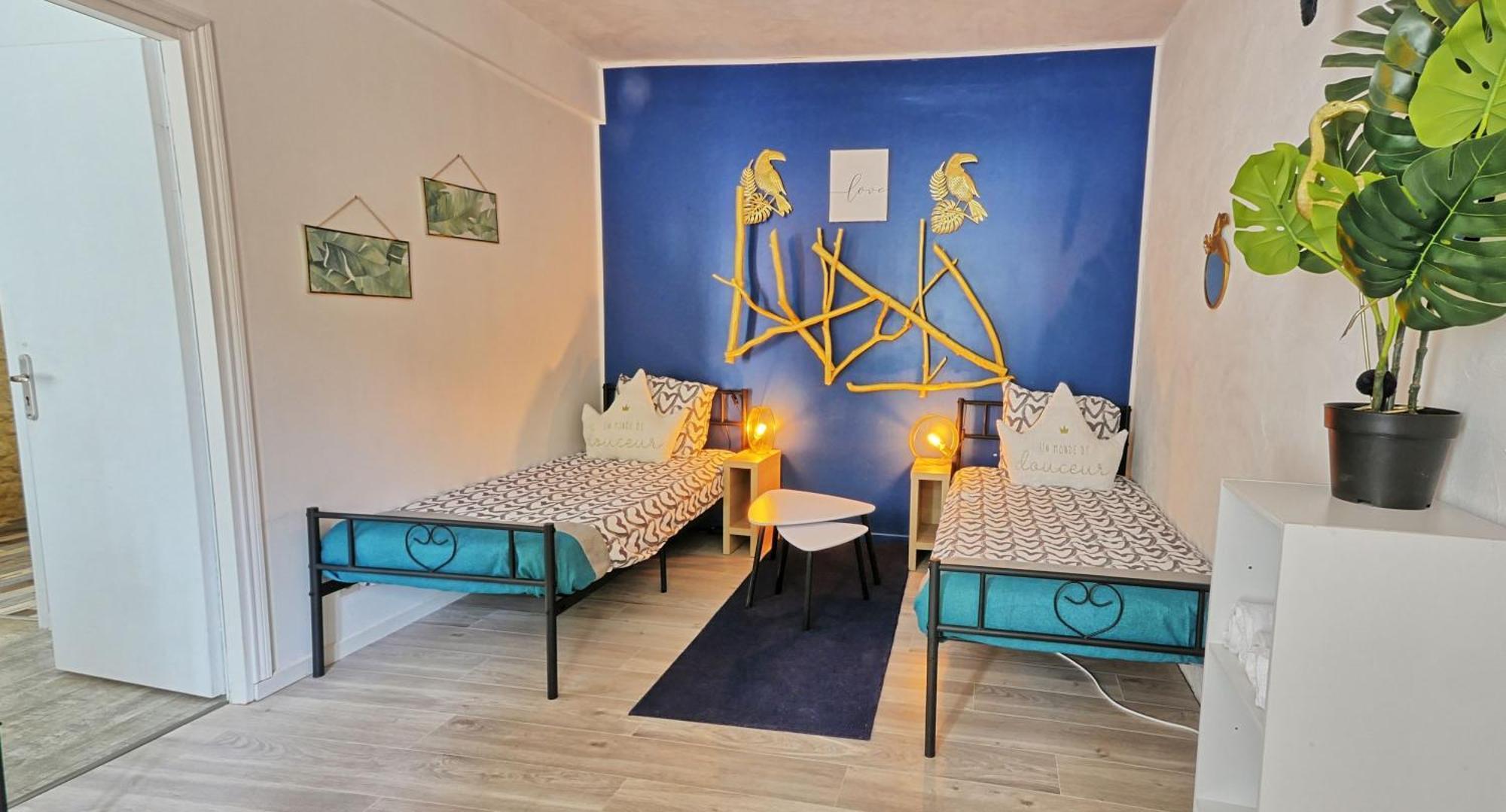 Hotel A 2 Pas D Azay Neuil Esterno foto